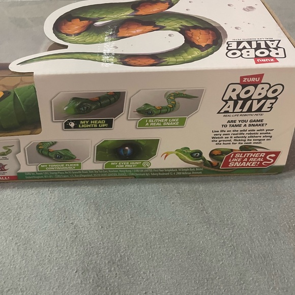 Robo Alive Green Snake Toy - Picture 4 of 4